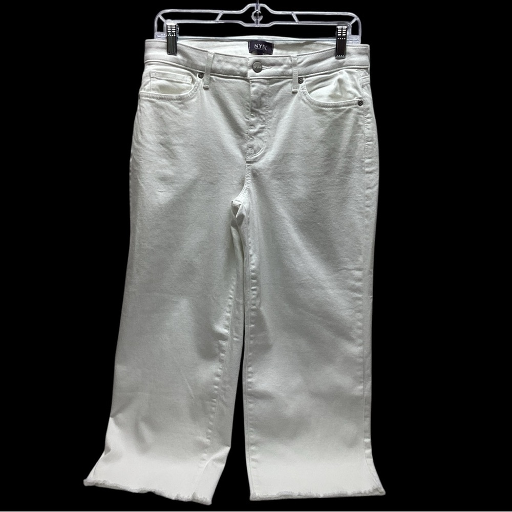 #108 SZ.2 CAPRI JEANS NYDJ Capri Jeans Fray Hem Jeans - Optic White NEW